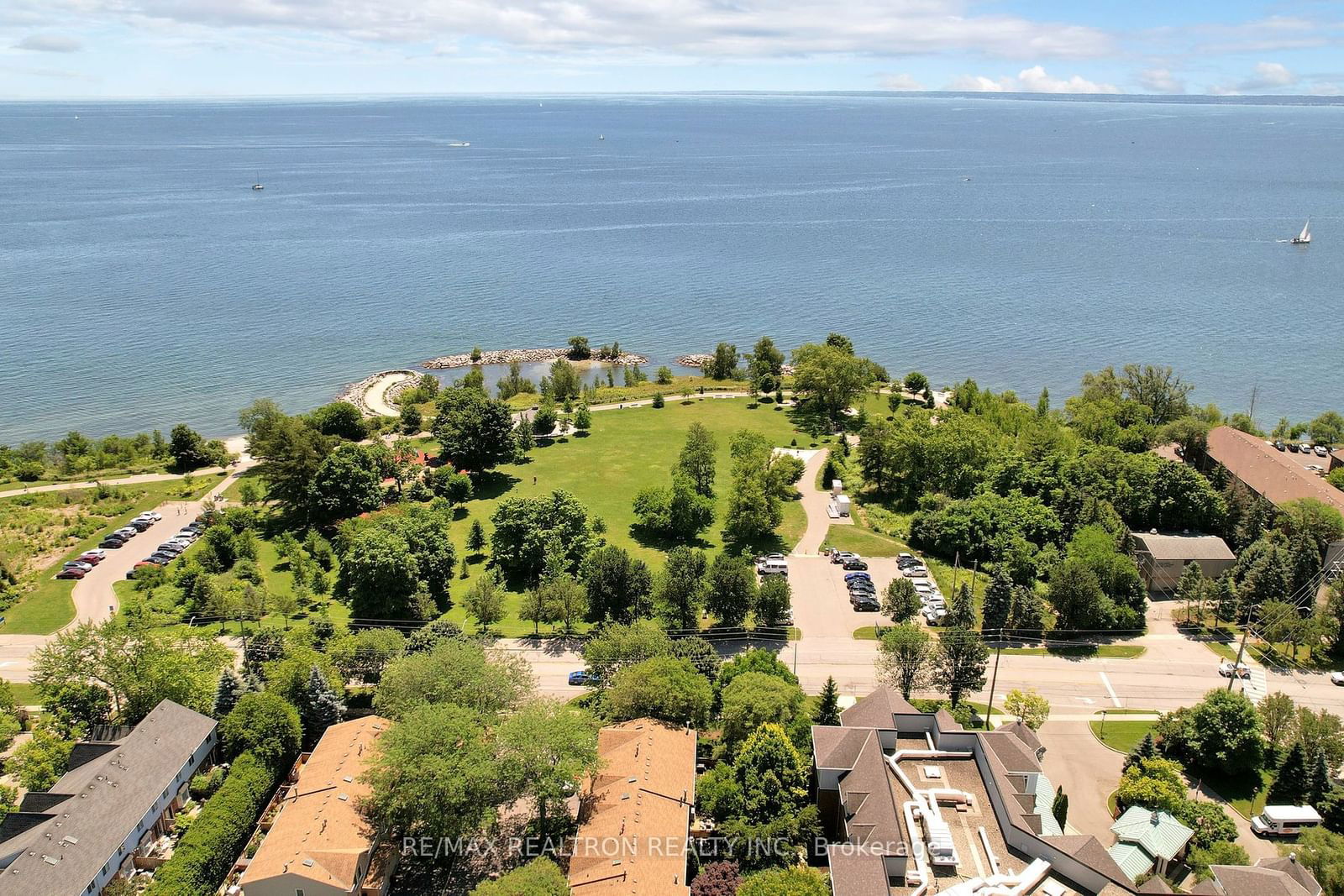 Lakeshore Mews Townhomes, Burlington, Toronto