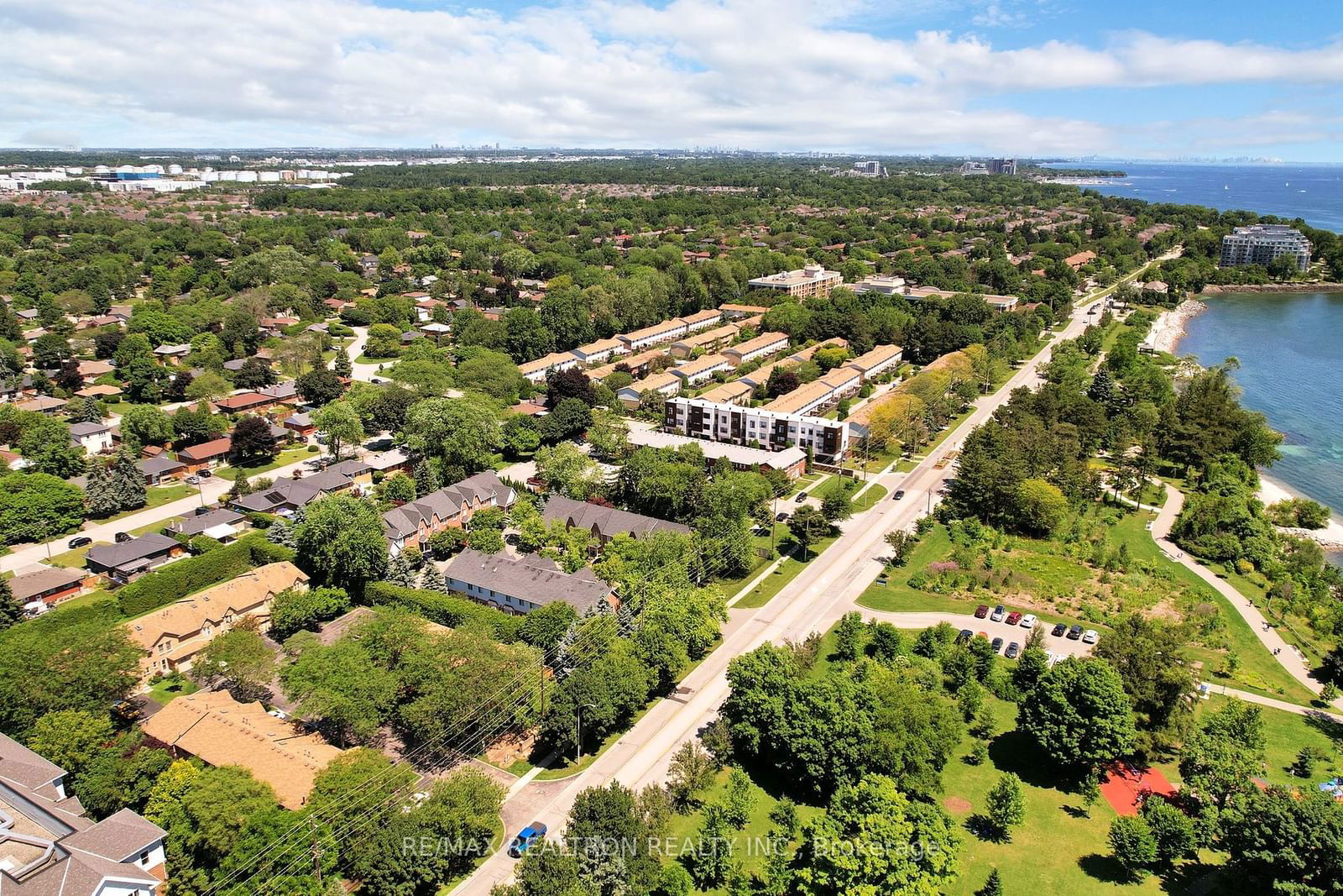 Lakeshore Mews Townhomes, Burlington, Toronto