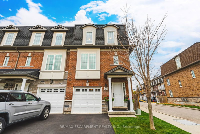 2220 Queensway Dr, unit 4 for sale