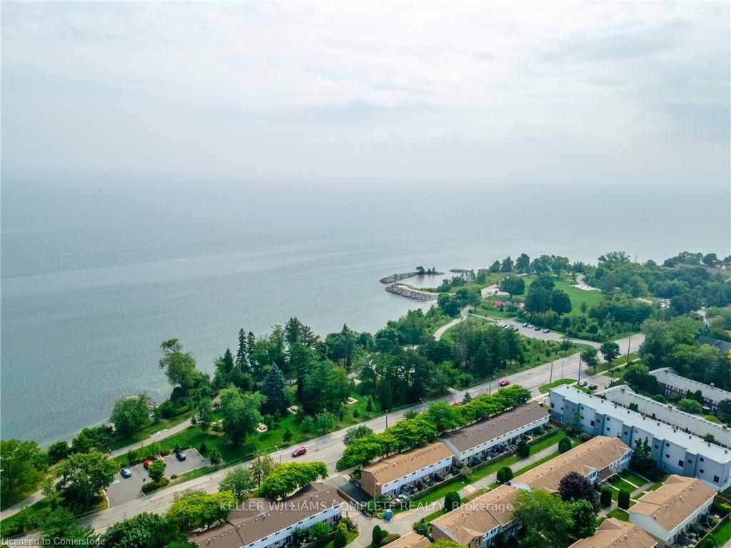 5475 Lakeshore Rd, unit 64 for sale