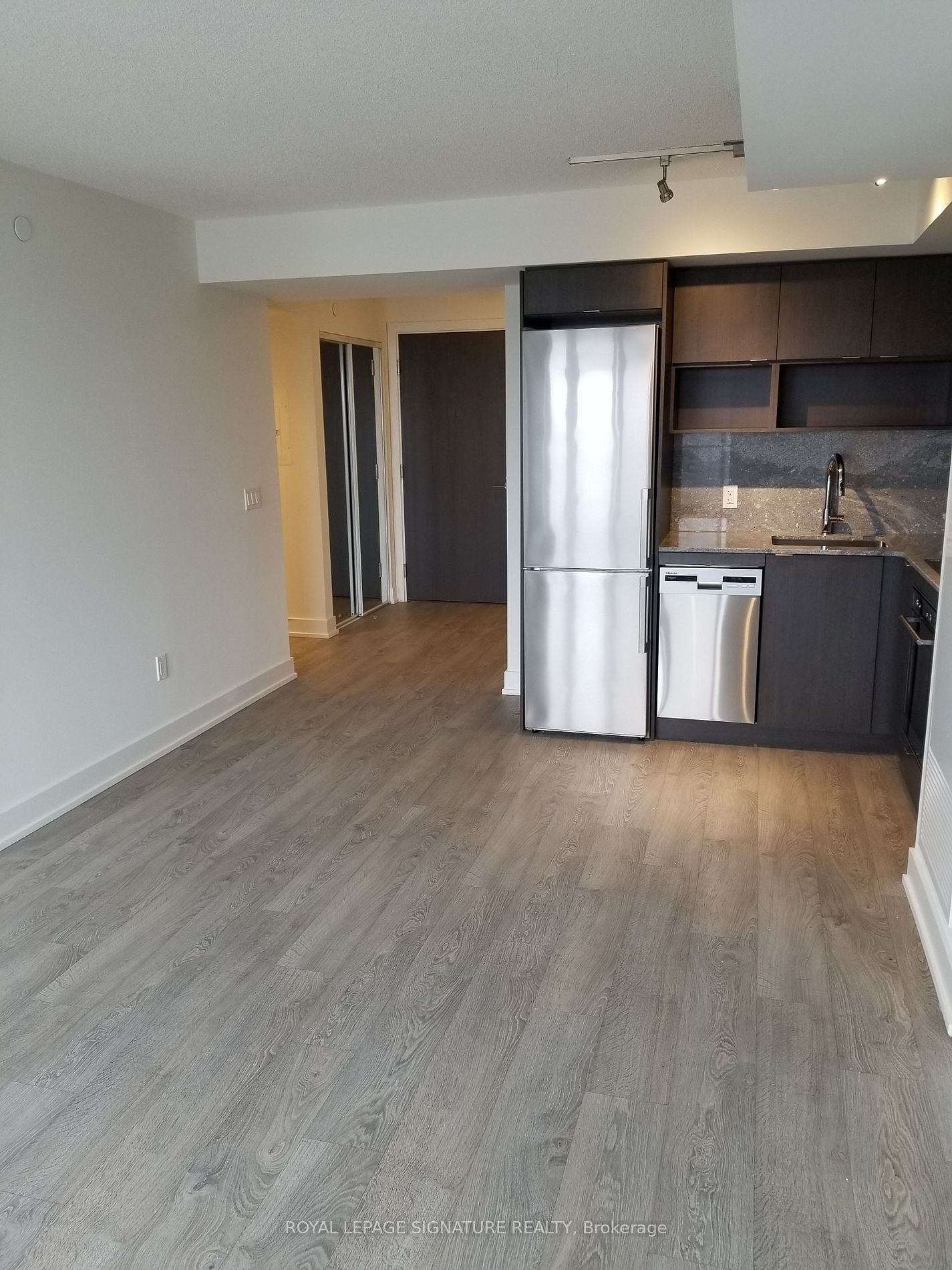 7 Mabelle Ave, unit 1907 for rent