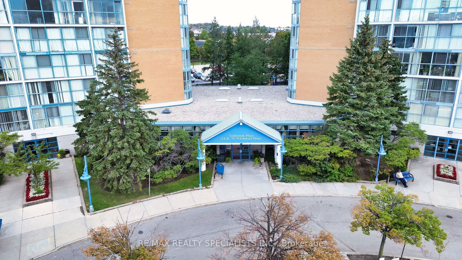 25 Trailwood Dr, unit 1002 for rent