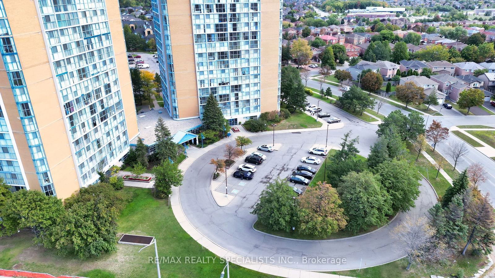 25 Trailwood Dr, unit 1002 for rent