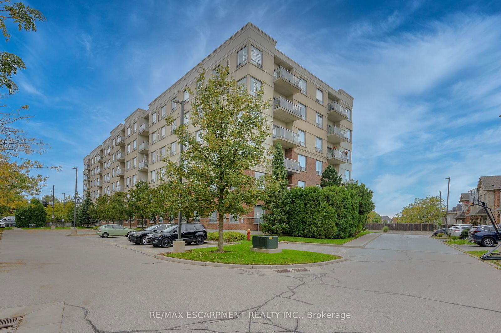 5070 Fairview St, unit 209 for sale