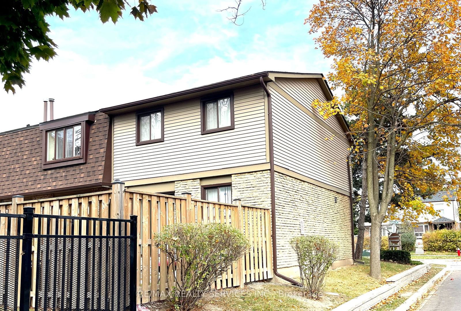 105 Hansen Rd N, unit 99 for sale