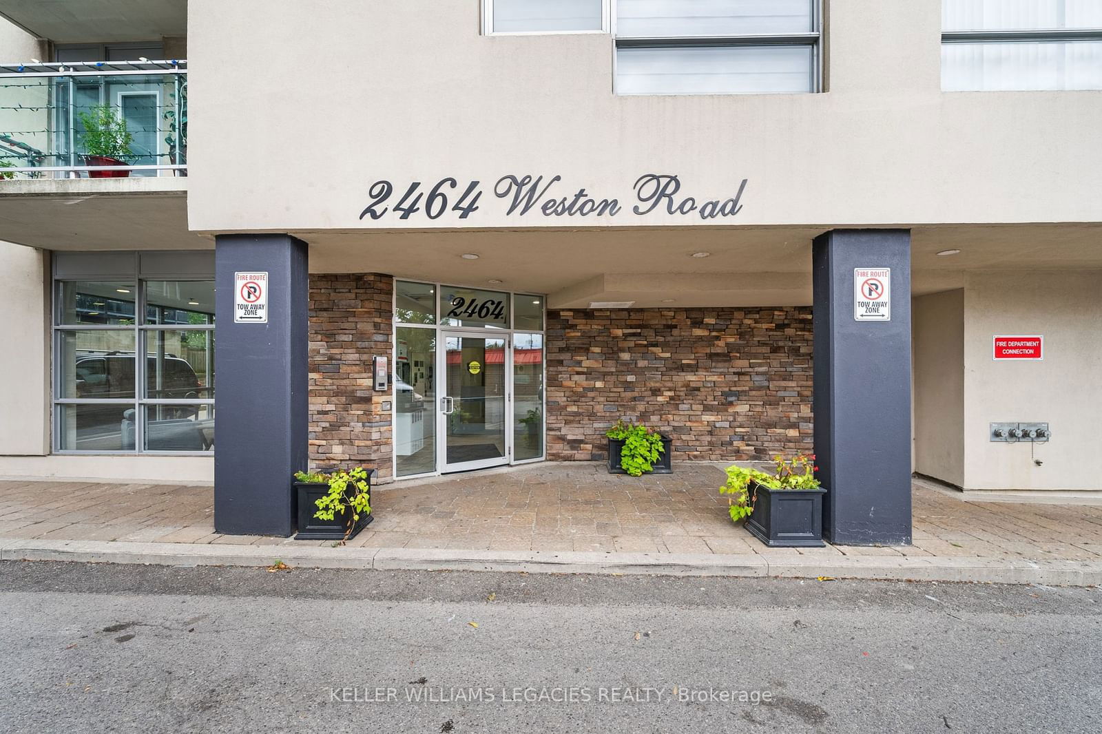 2464 Weston Rd, unit 405 for sale