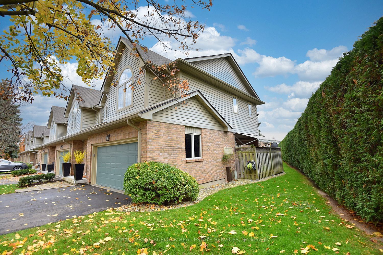 Roseland Townhomes, Burlington, Toronto