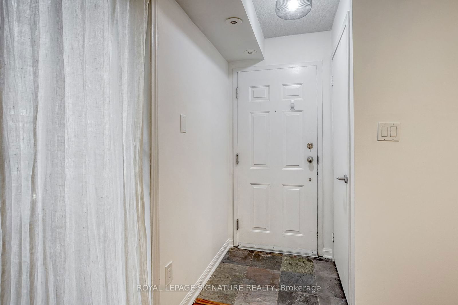 20 Laidlaw St, unit 1102 for rent