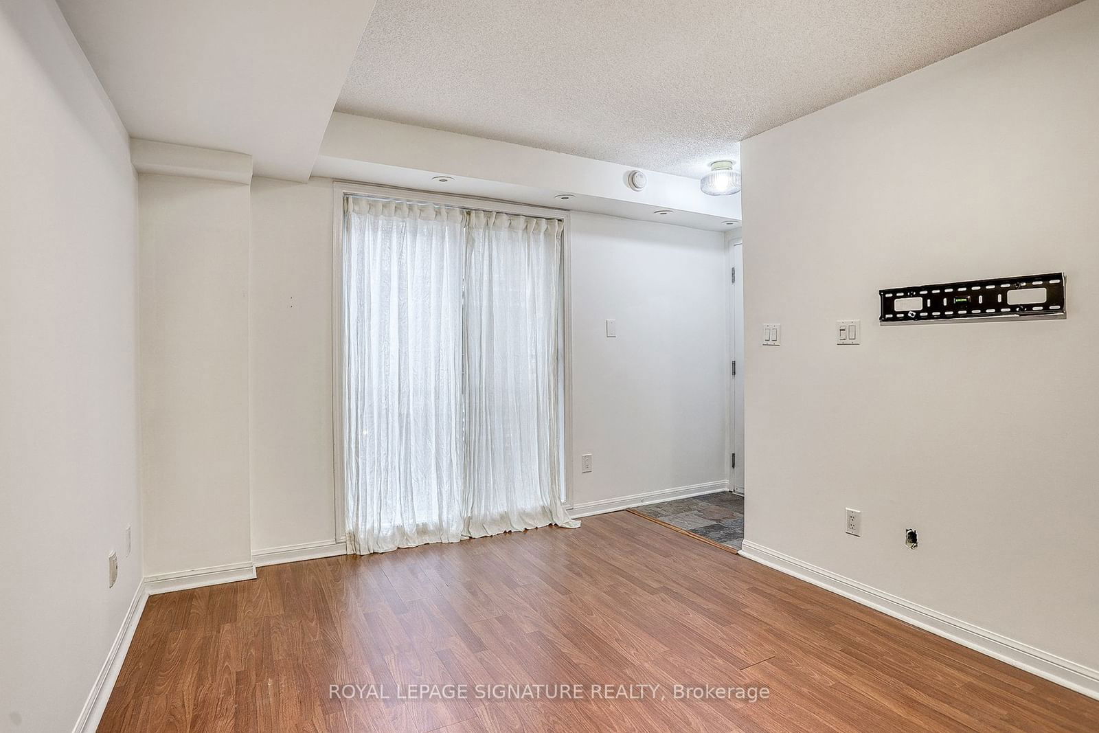 20 Laidlaw St, unit 1102 for rent