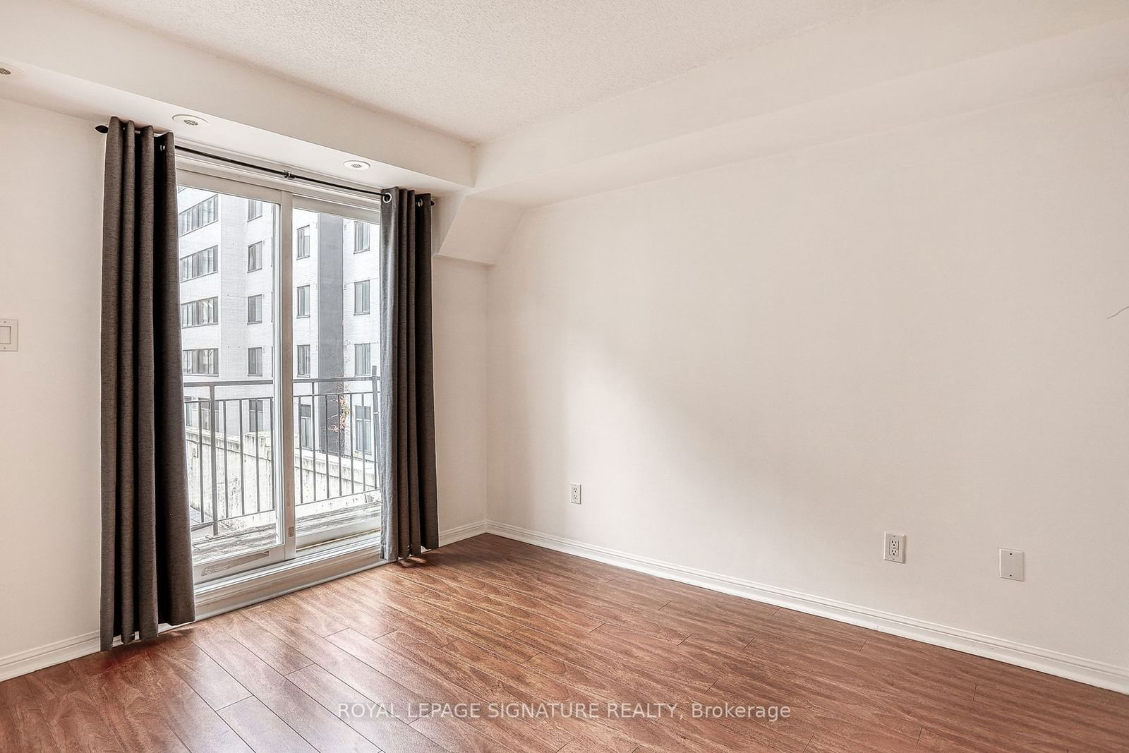 20 Laidlaw St, unit 1102 for rent