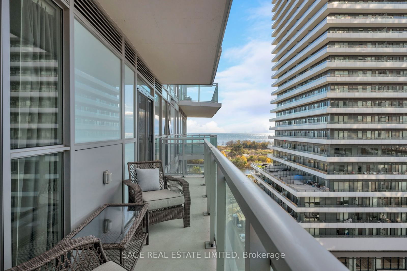 33 Shore Breeze Dr, unit 811 for sale