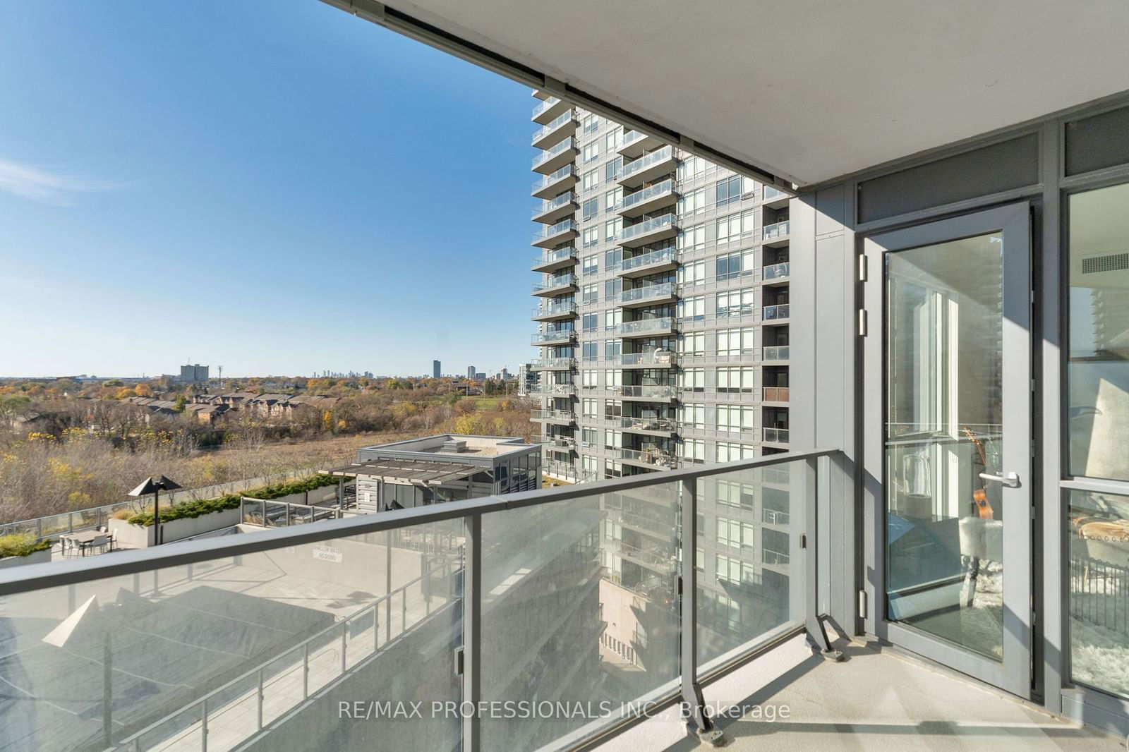 10 Park Lawn Rd, unit 1004 for sale