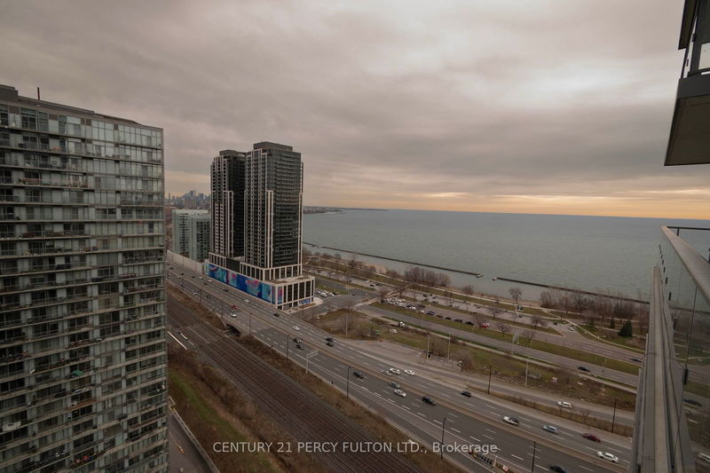 105 The Queensway Ave, unit 2501 for rent