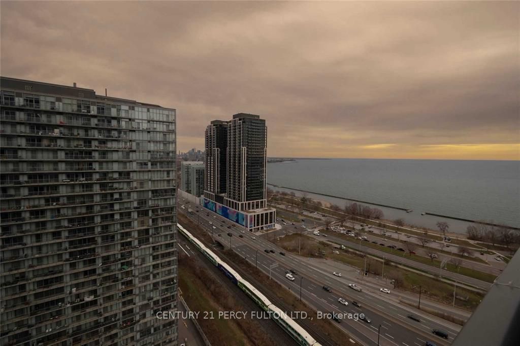 105 The Queensway Ave, unit 2501 for rent