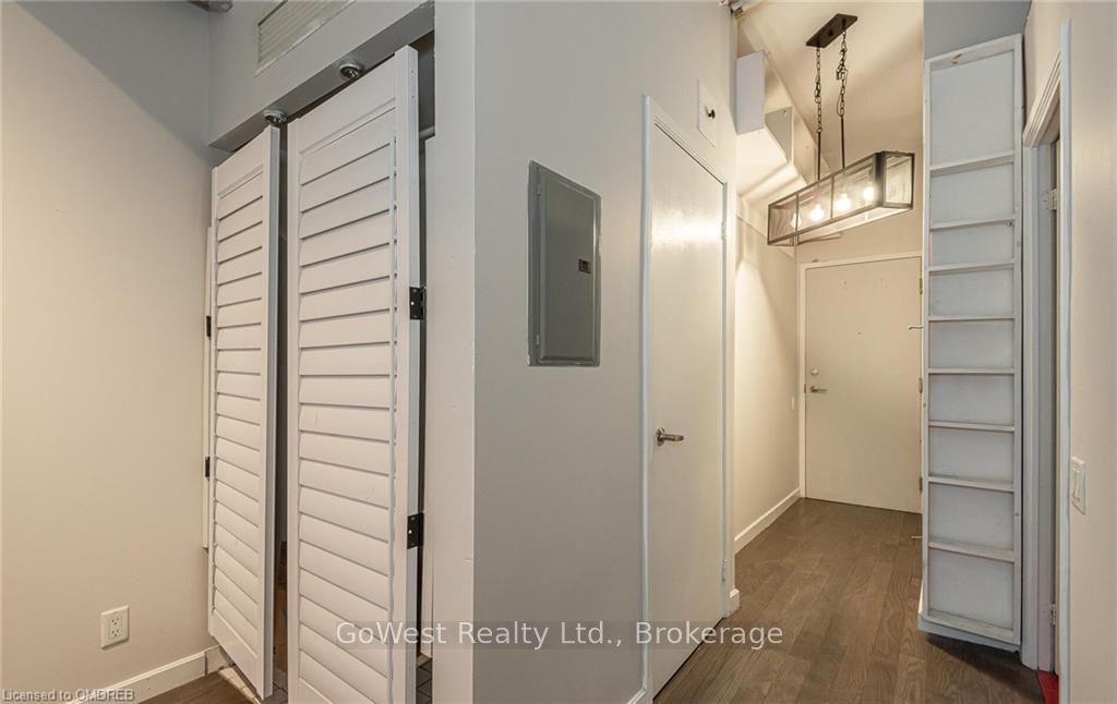 369 SORAUREN Ave, unit 201 for sale