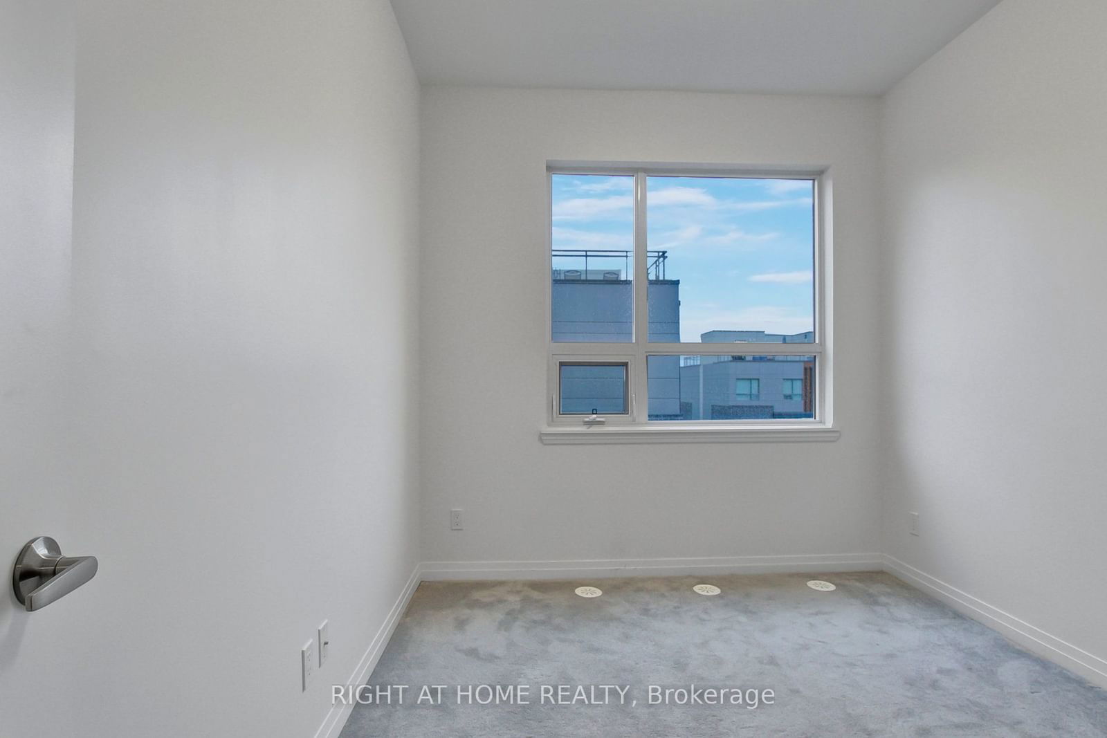 670 Atwater Ave N, unit 8 for rent