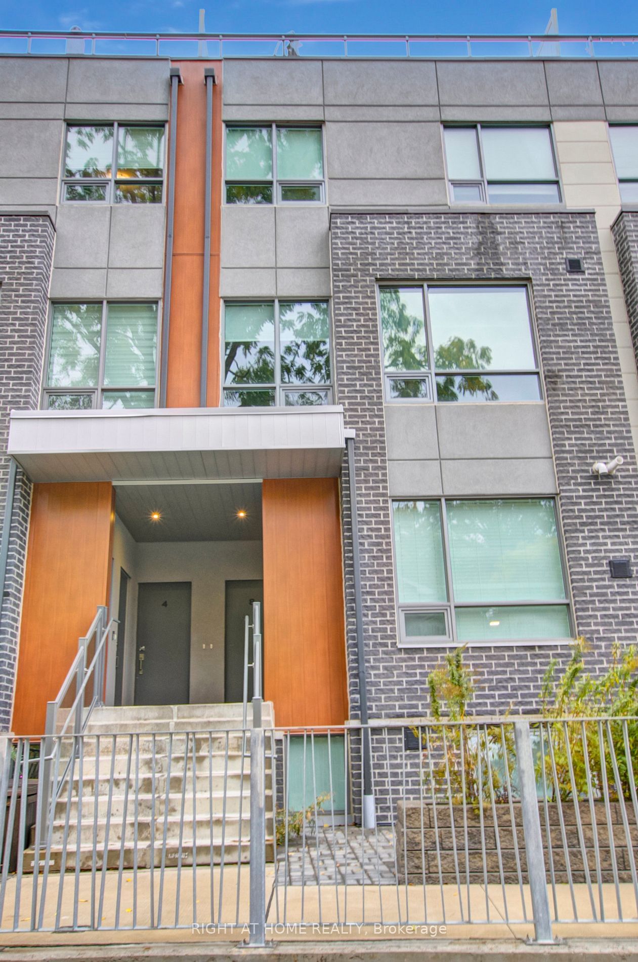 670 Atwater Ave N, unit 8 for rent