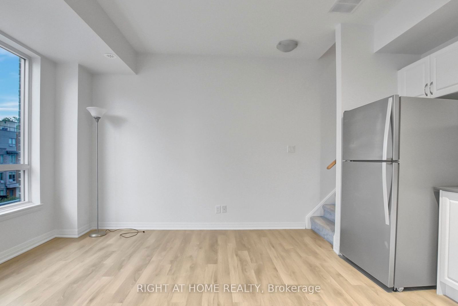 670 Atwater Ave N, unit 8 for rent