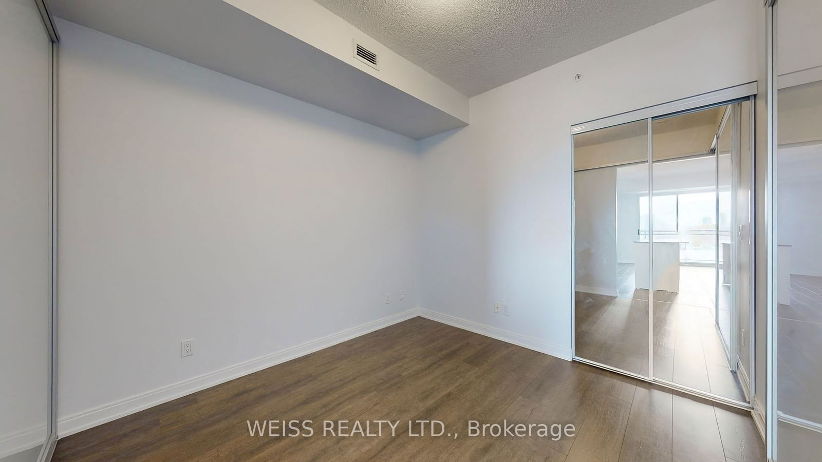 760 The Queensway S, unit 506 for sale