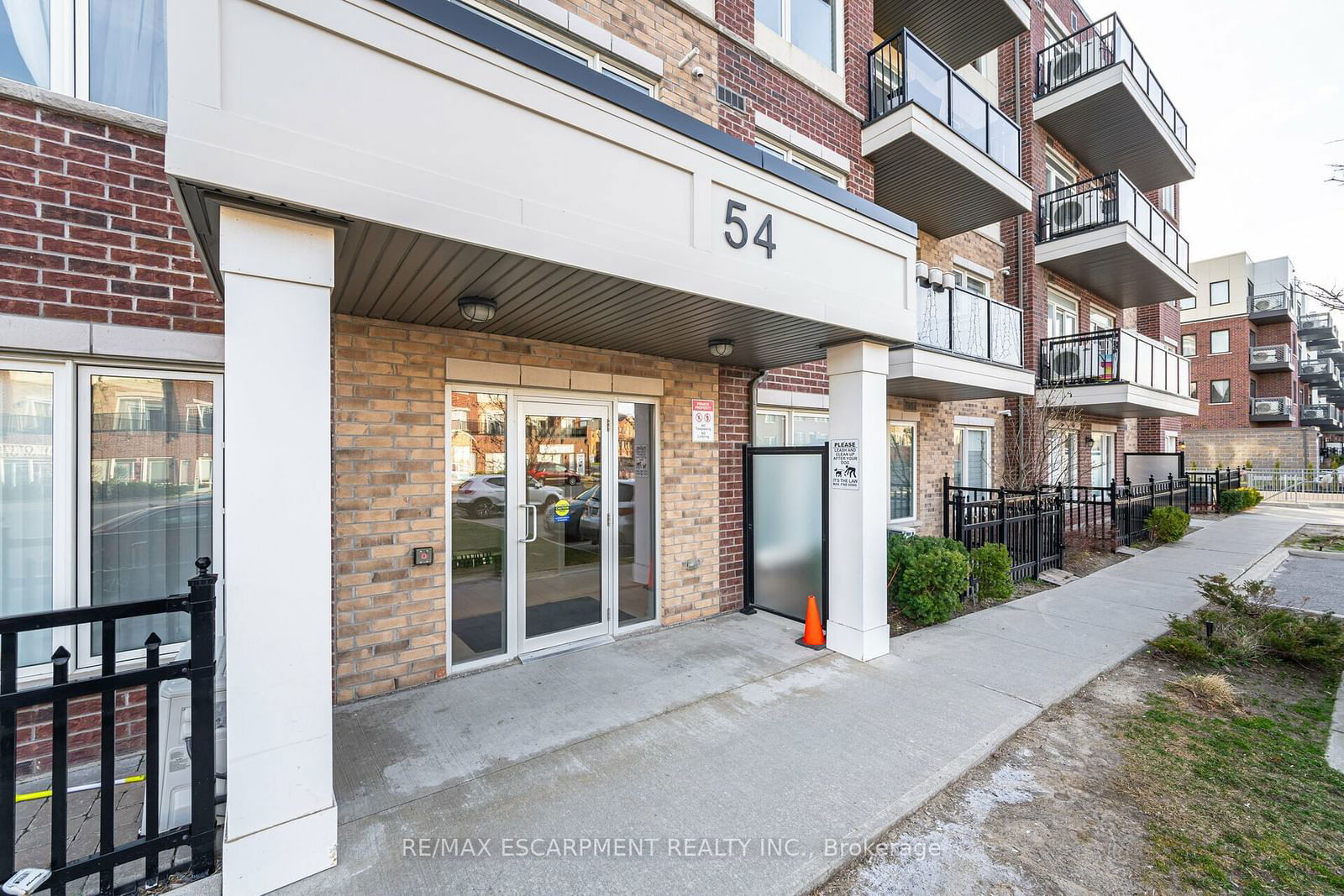 54 Sky Harbour Dr, unit 105 for sale