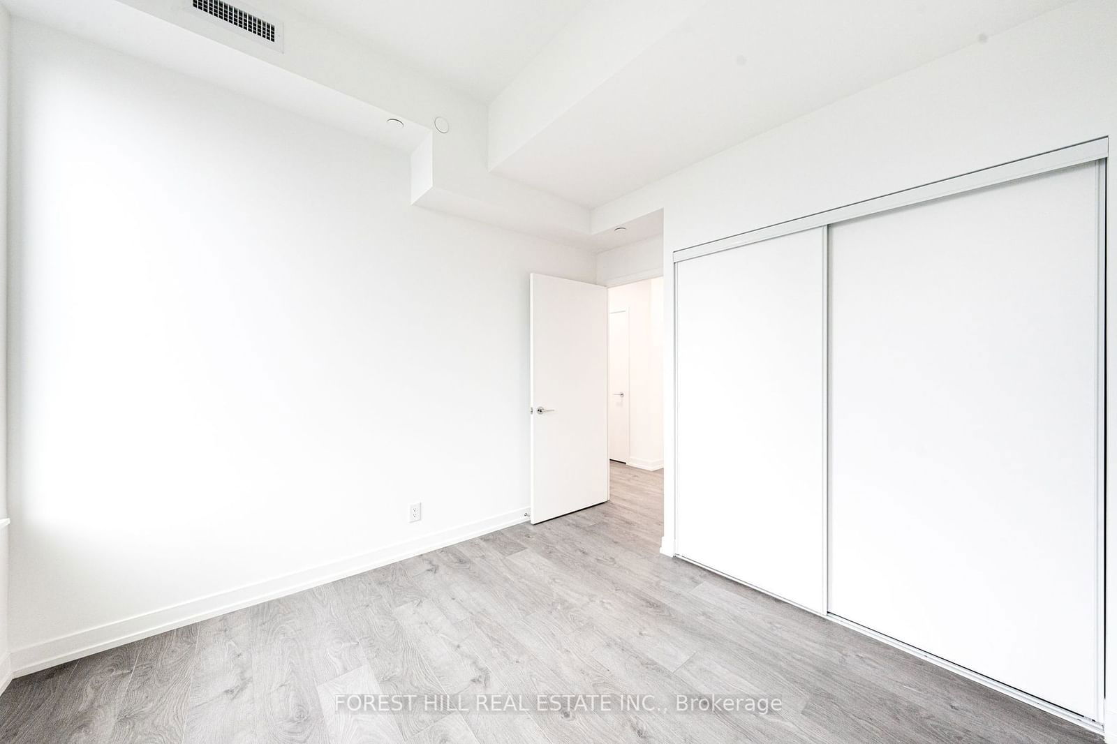 270 Dufferin St, unit 418 for rent