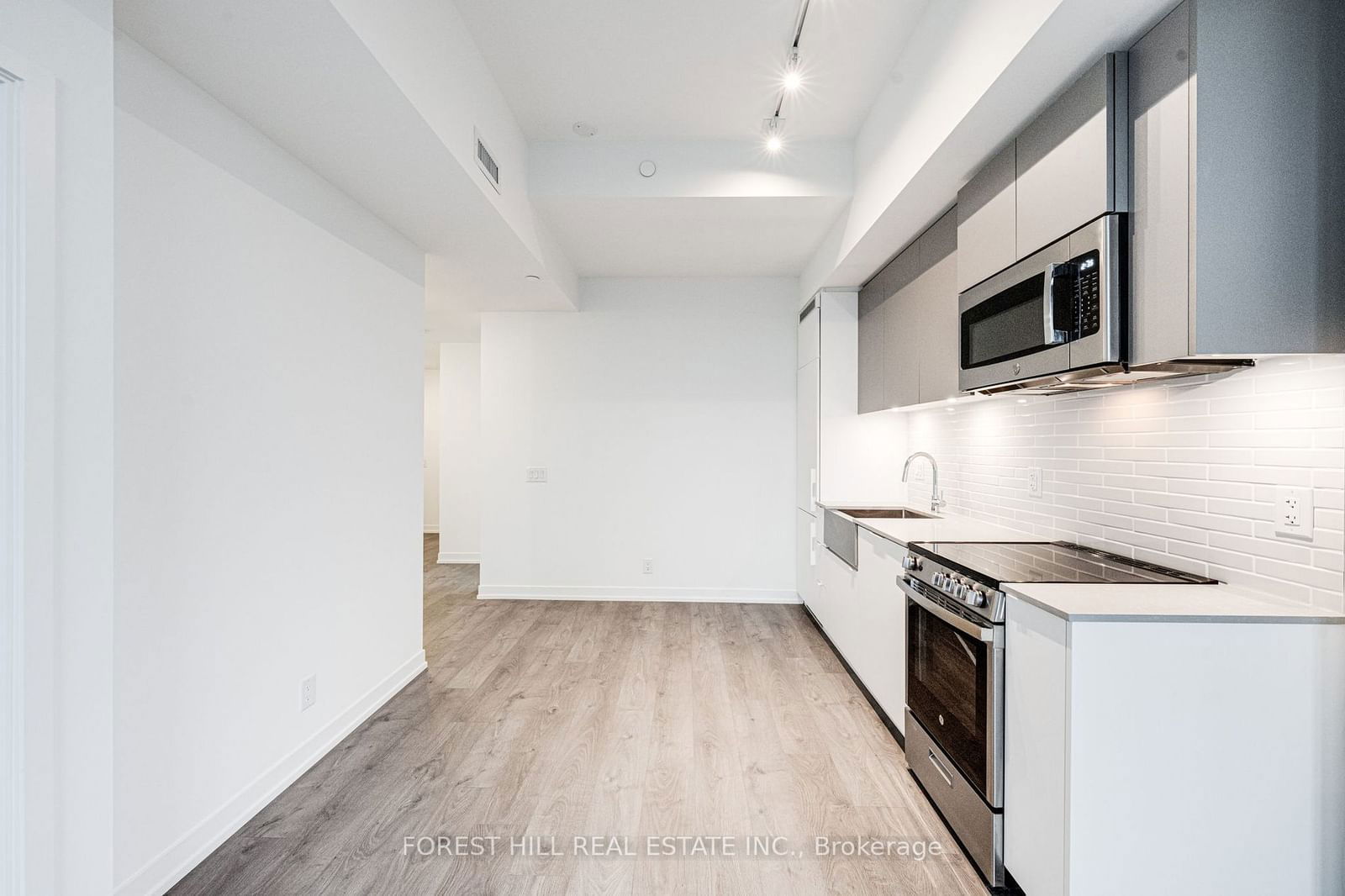 270 Dufferin St, unit 418 for rent