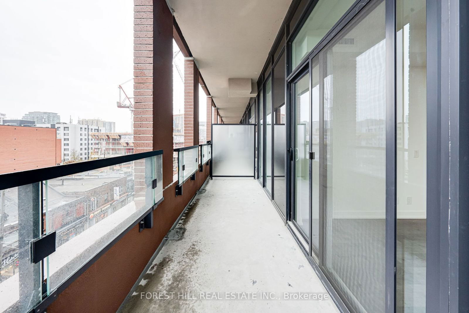 270 Dufferin St, unit 418 for rent