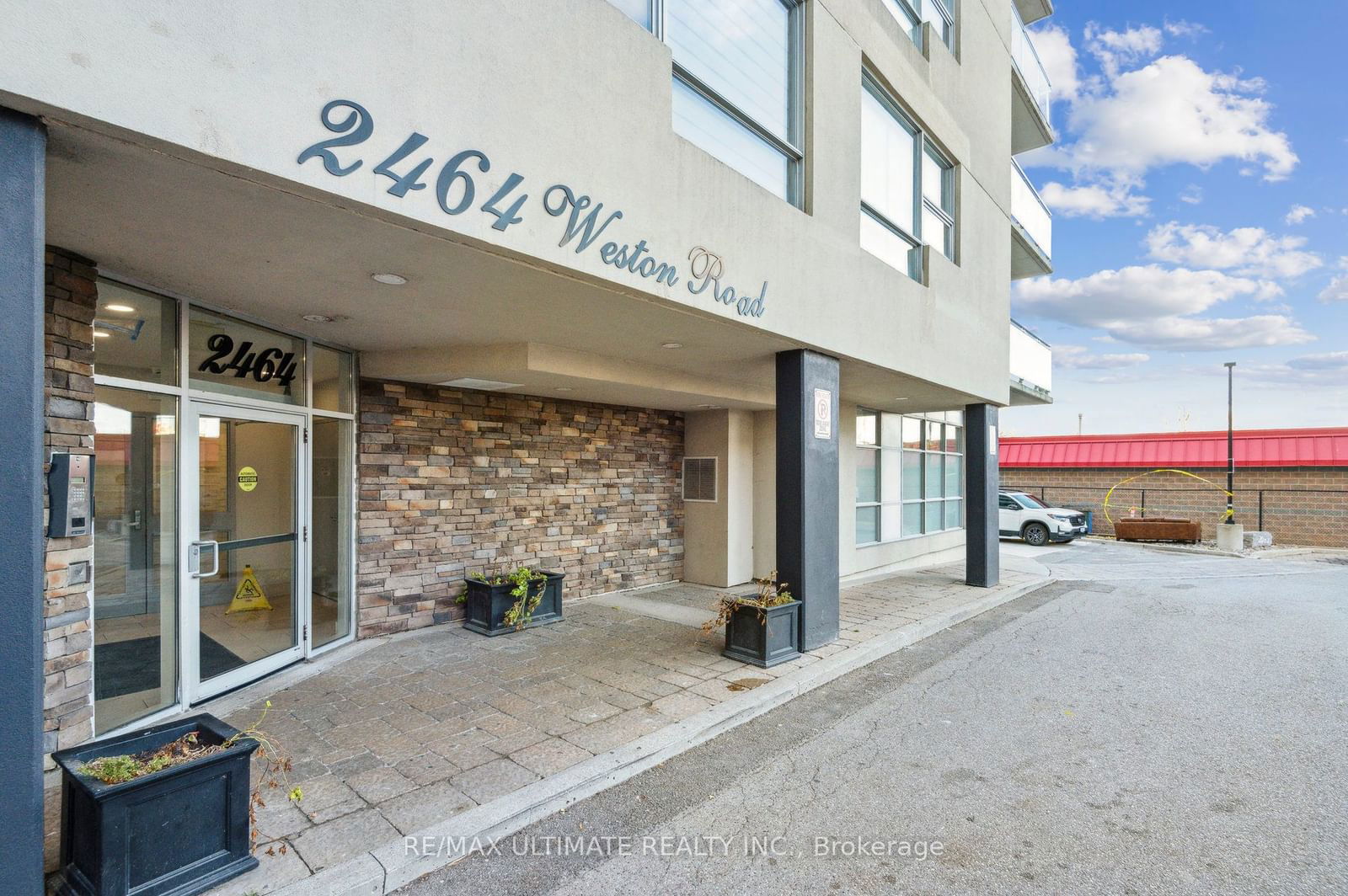 2464 Weston Rd, unit 501 for sale