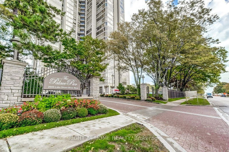 2045 Lake Shore Blvd W, unit 501 for sale