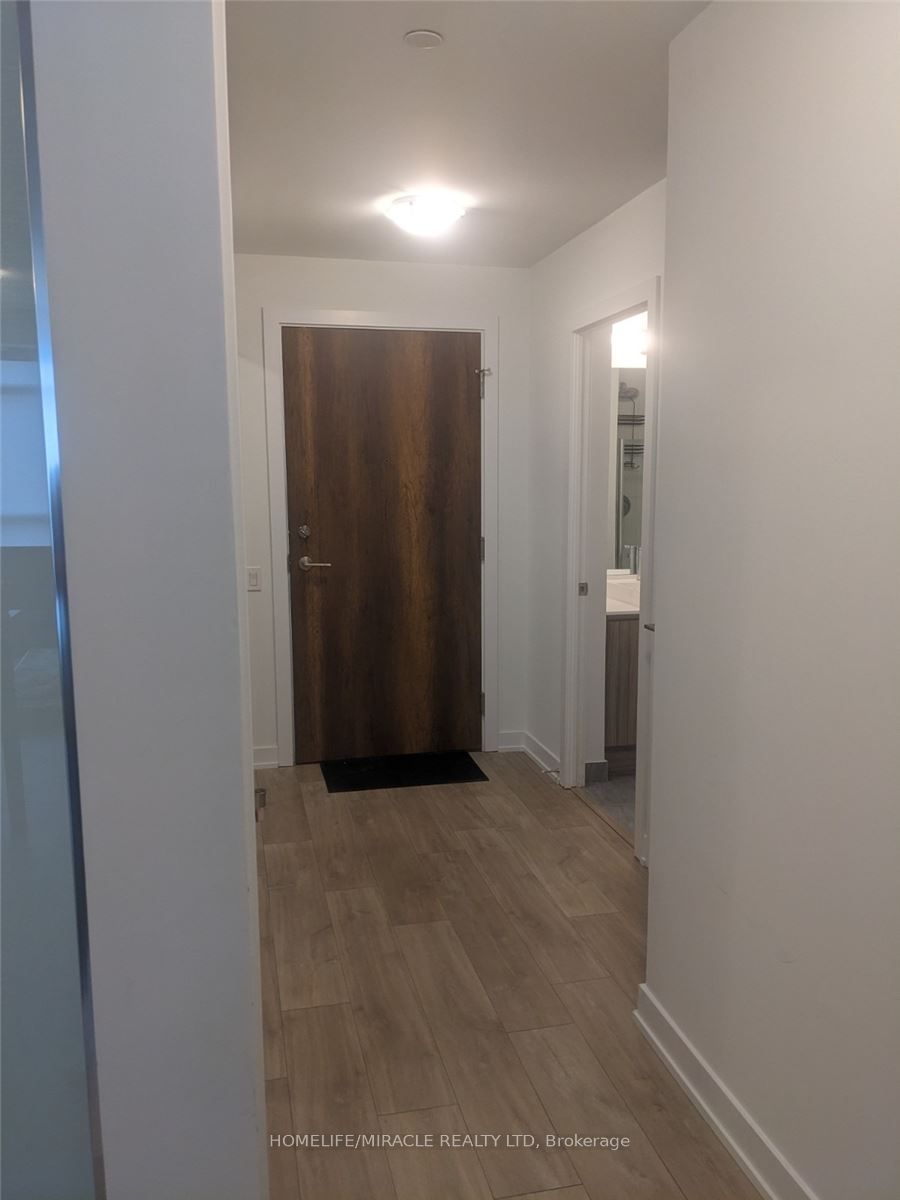 251 Manitoba St, unit 425 for rent