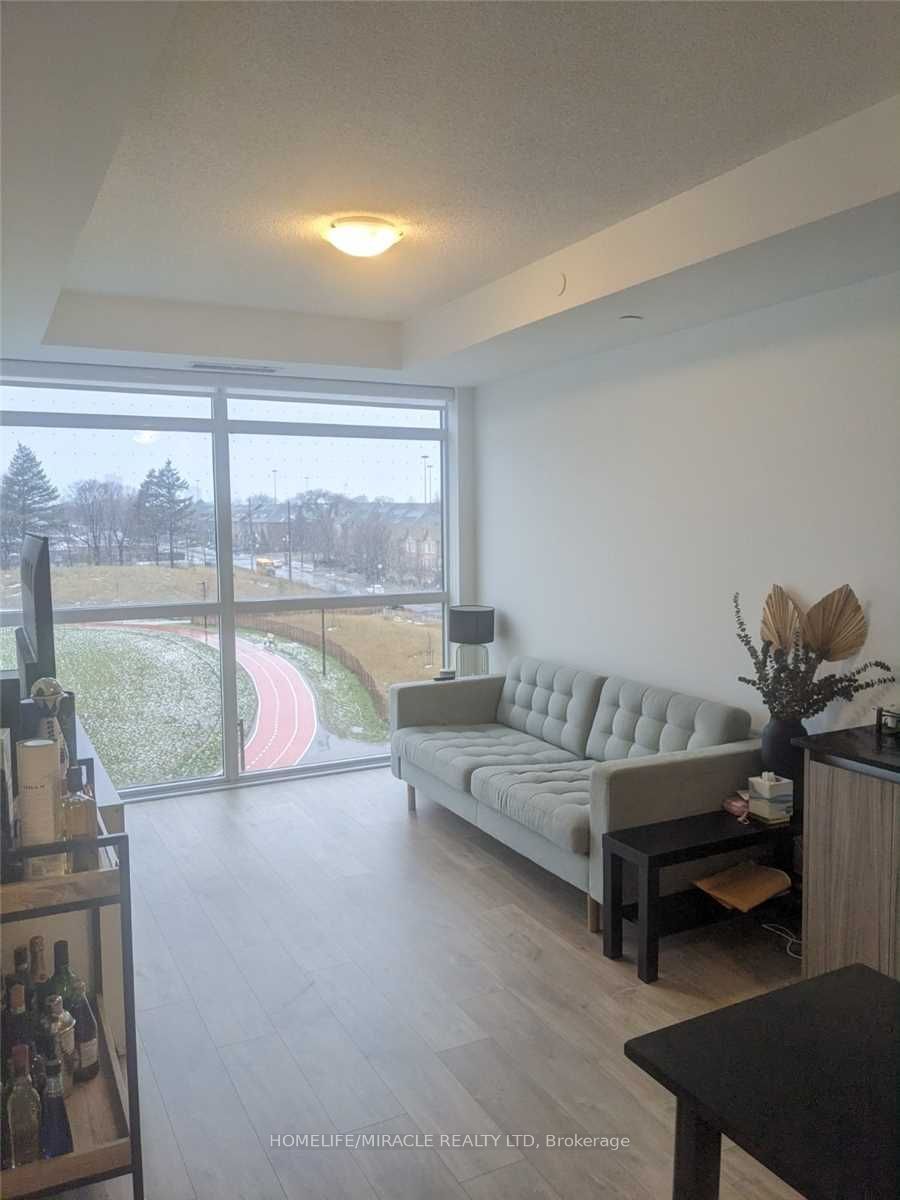 251 Manitoba St, unit 425 for rent