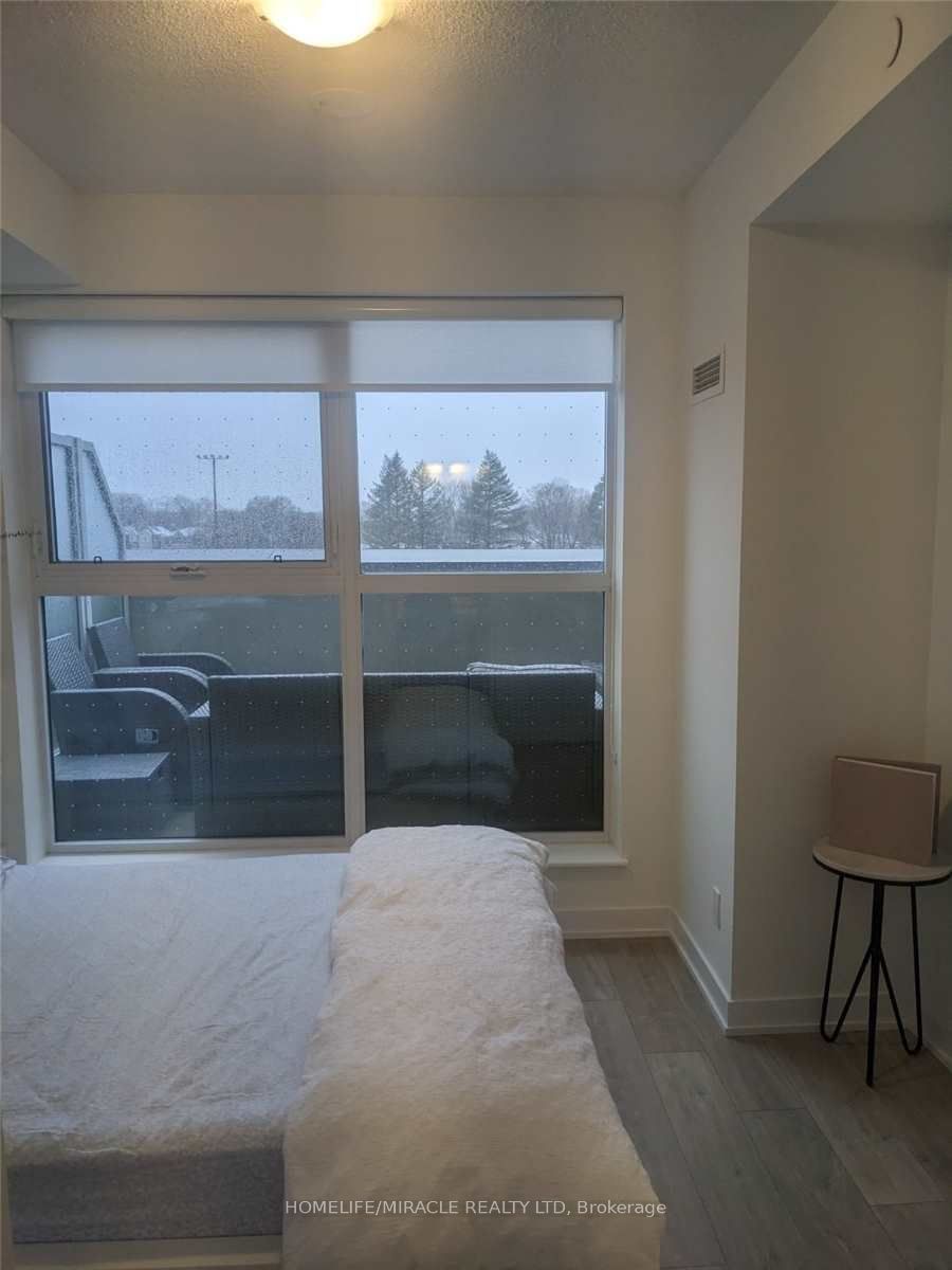 251 Manitoba St, unit 425 for rent