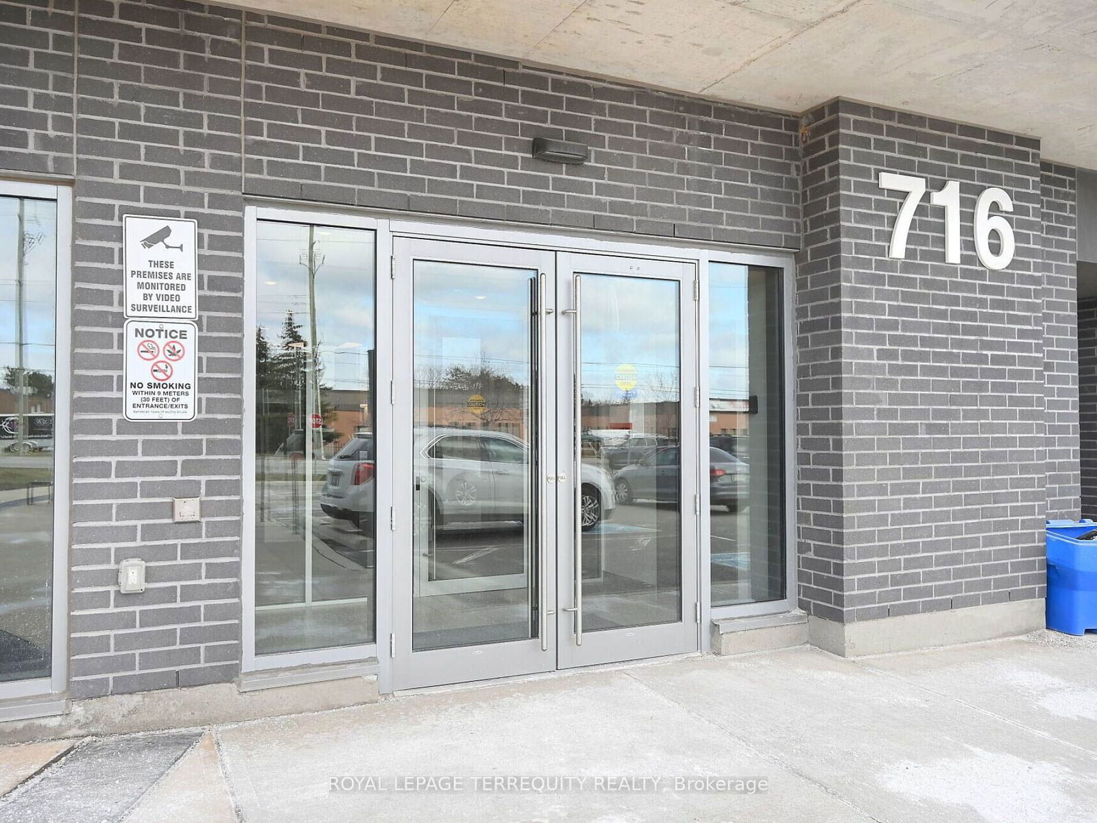 716 Main St E, unit 801 for sale