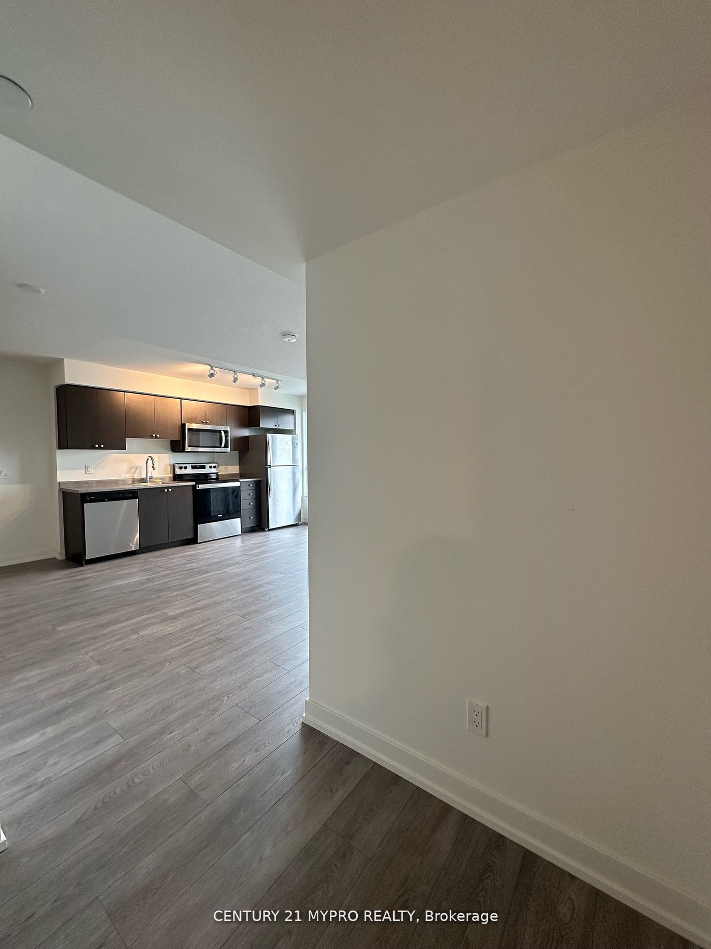 10 Wilby Cres, unit 1409 for rent