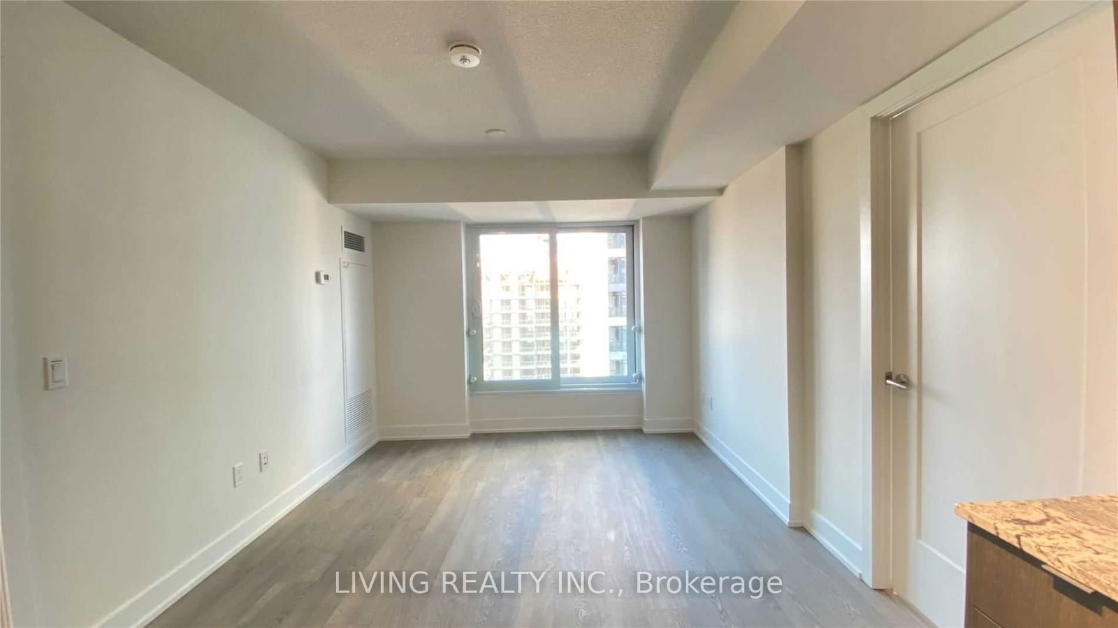 9 Mabelle Ave, unit 2719 for rent