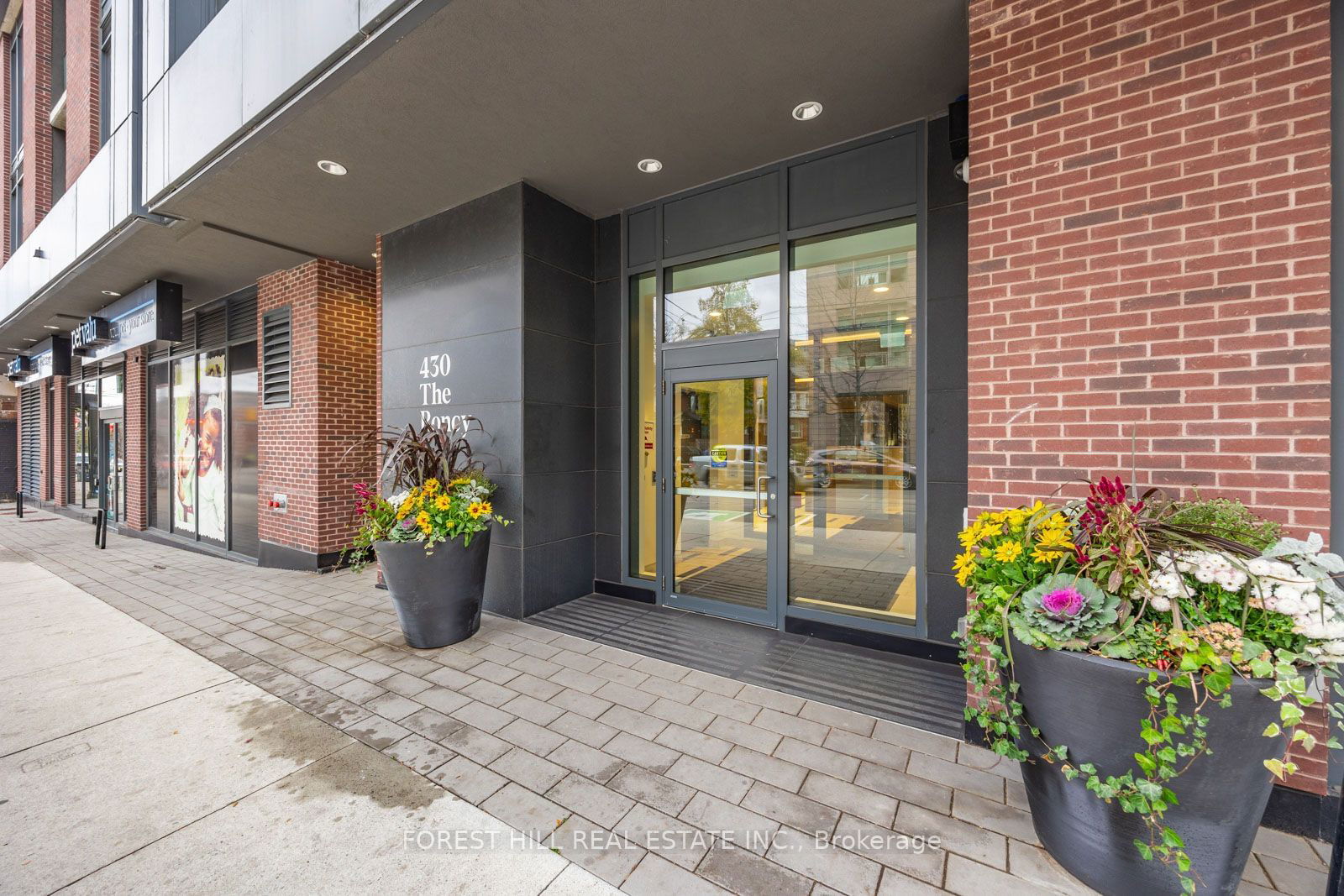 430 Roncesvalles Ave, unit 603 for sale