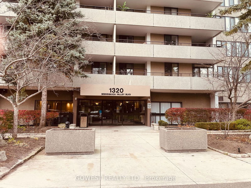 1320 Mississauga Valley Blvd, unit 812 for rent