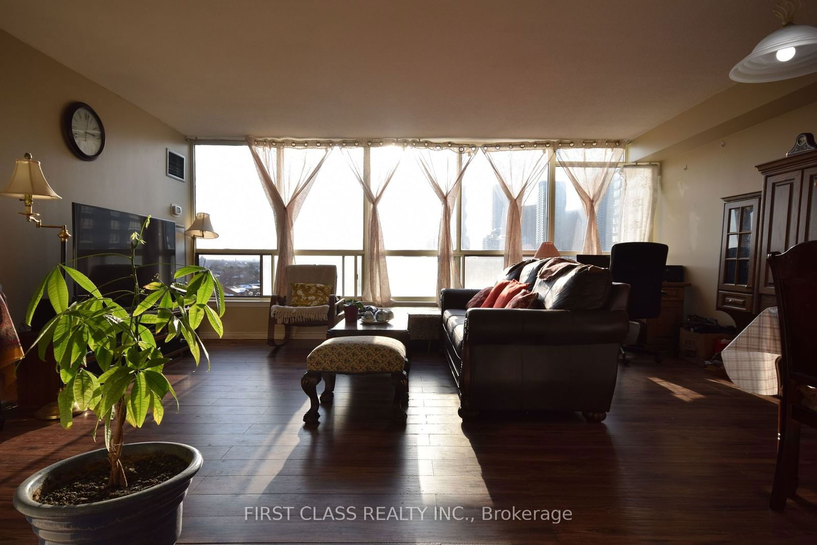 55 Elm Dr W, unit 1002 for sale