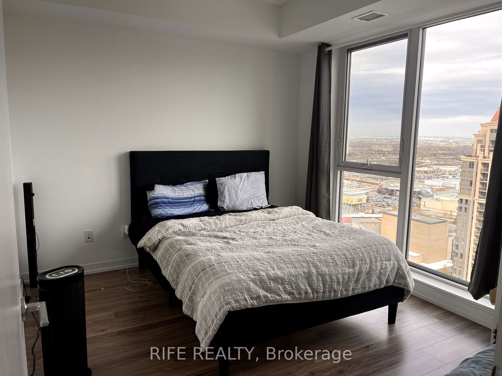 4065 Confederation Pkwy, unit 2905 for rent