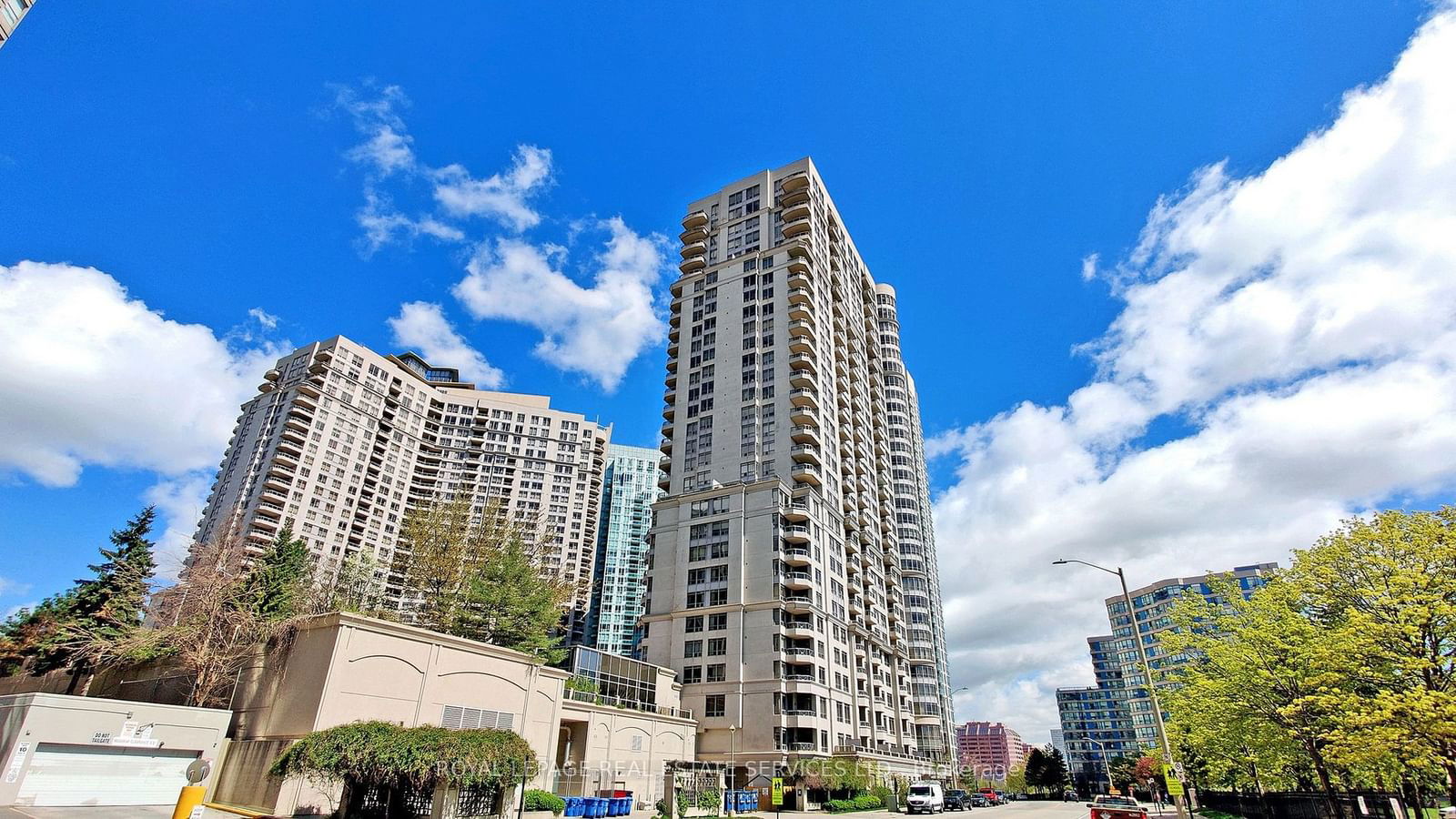 3880 Duke Of York Blvd, unit 2405 for rent