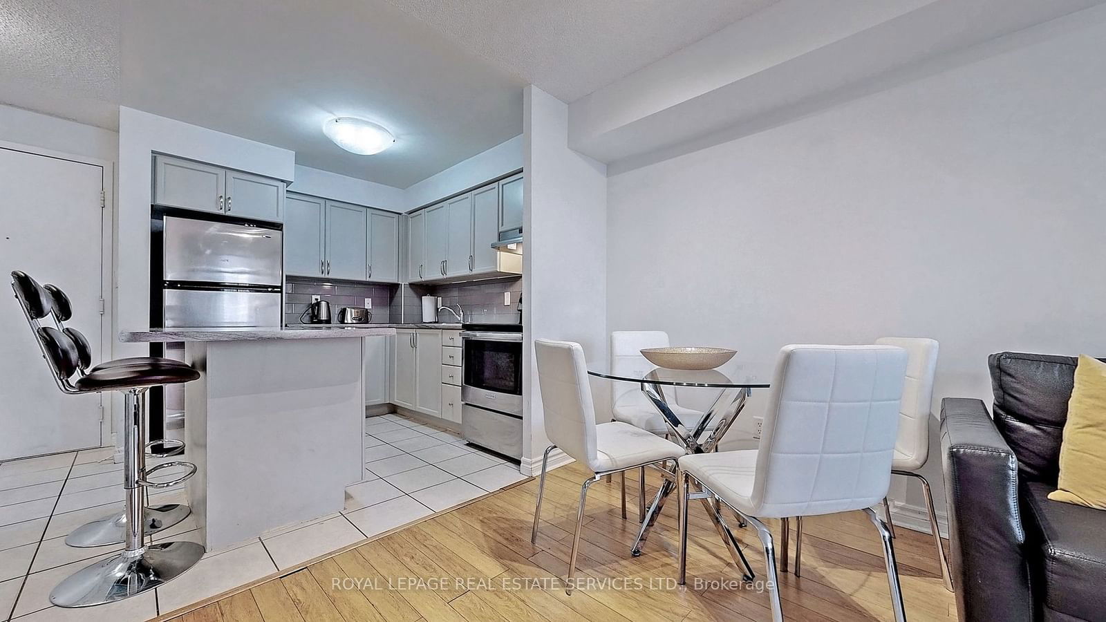 3880 Duke Of York Blvd, unit 2405 for rent