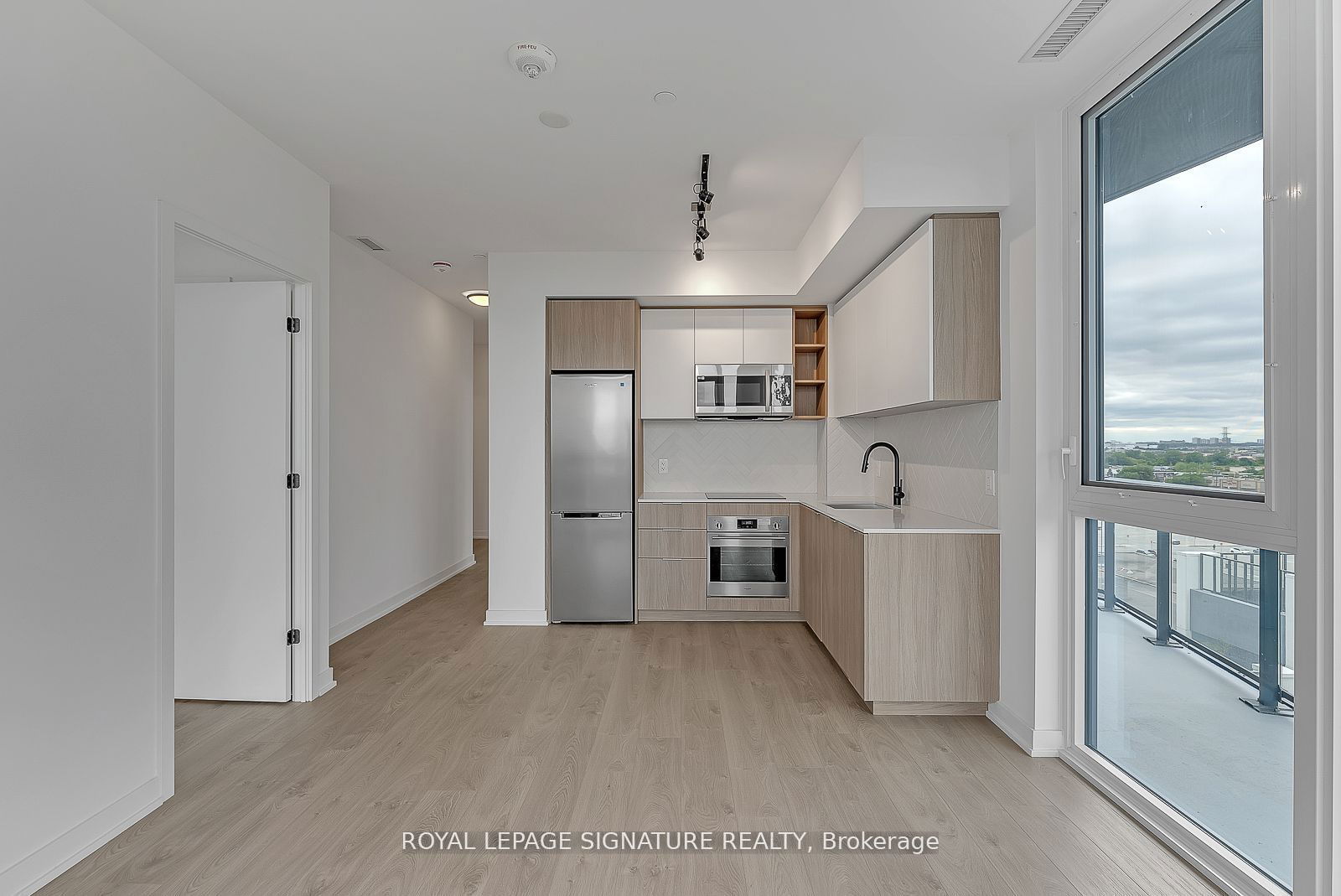 36 Zorra St, unit 904 for rent