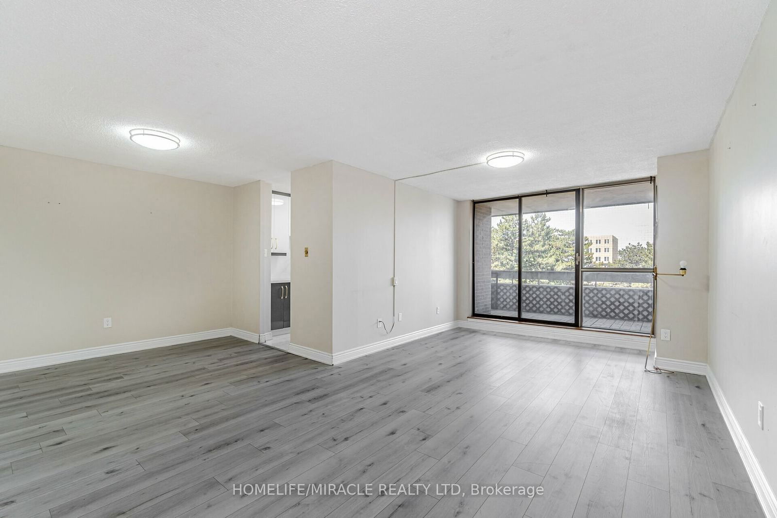 25 KENSINGTON Rd, unit 410 for sale