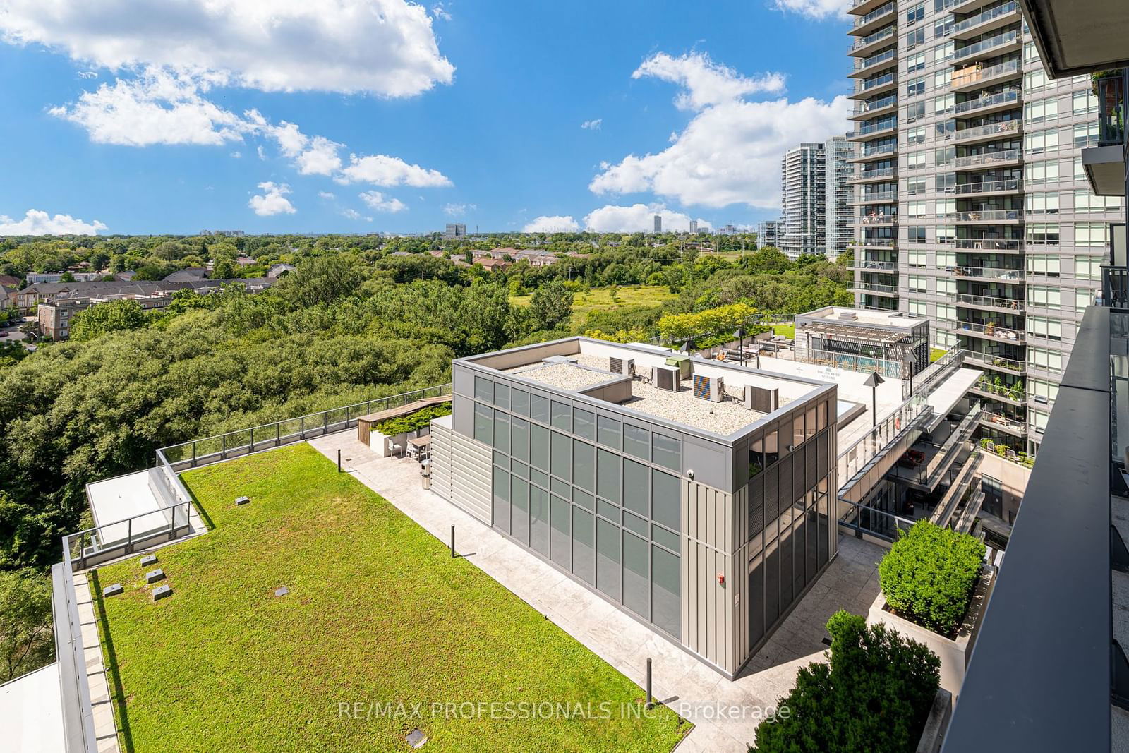 10 Park Lawn Rd, unit 1101 for rent