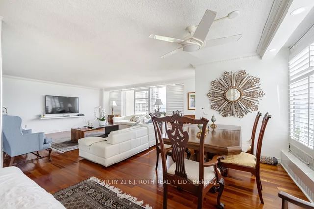 2045 Lake Shore Blvd W, unit 806 for sale