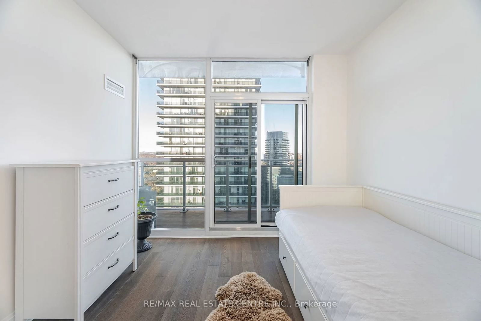 33 Shore Breeze Dr, unit 2406 for sale