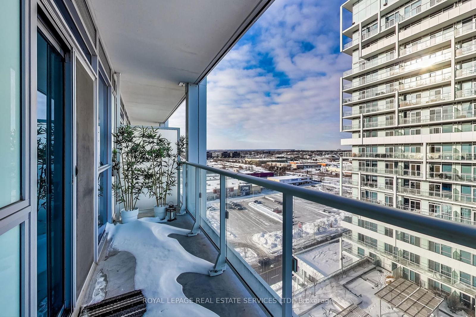 55 Speers Rd, unit 1313 for rent