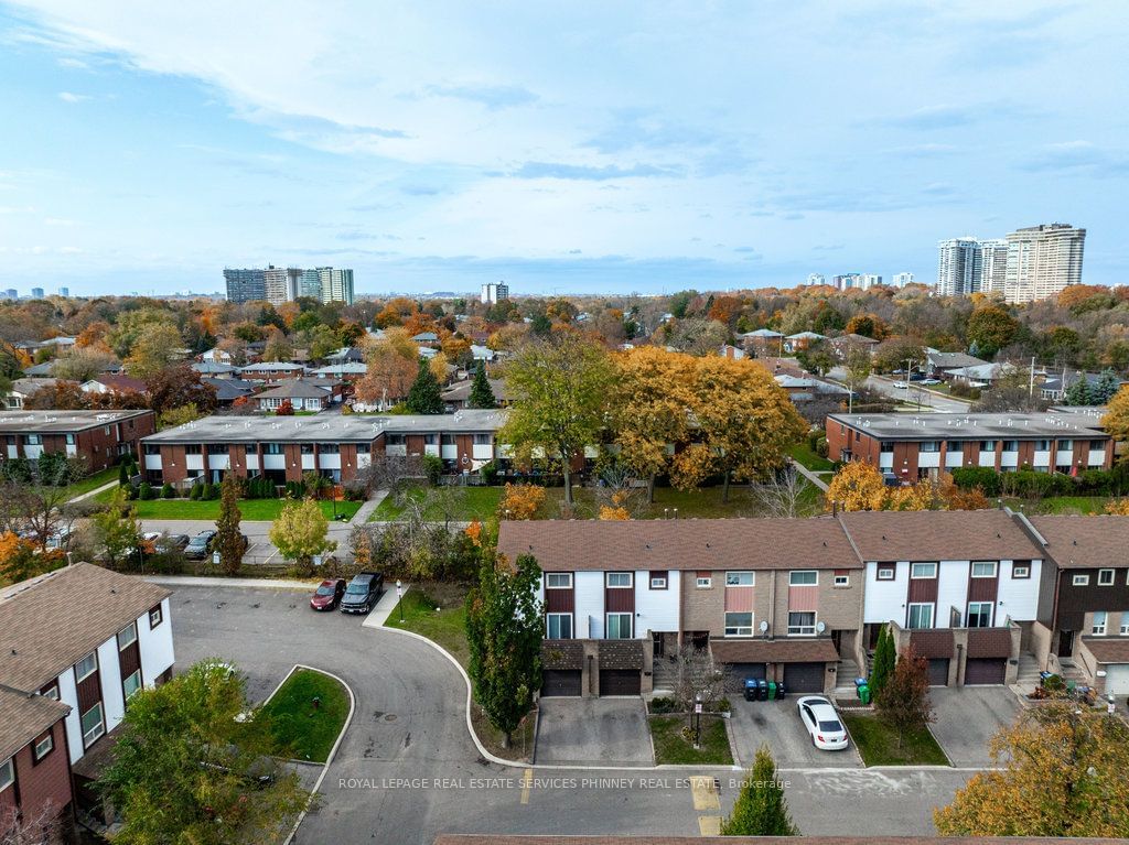 1221 Dundix Road Townhomes, Mississauga, Toronto