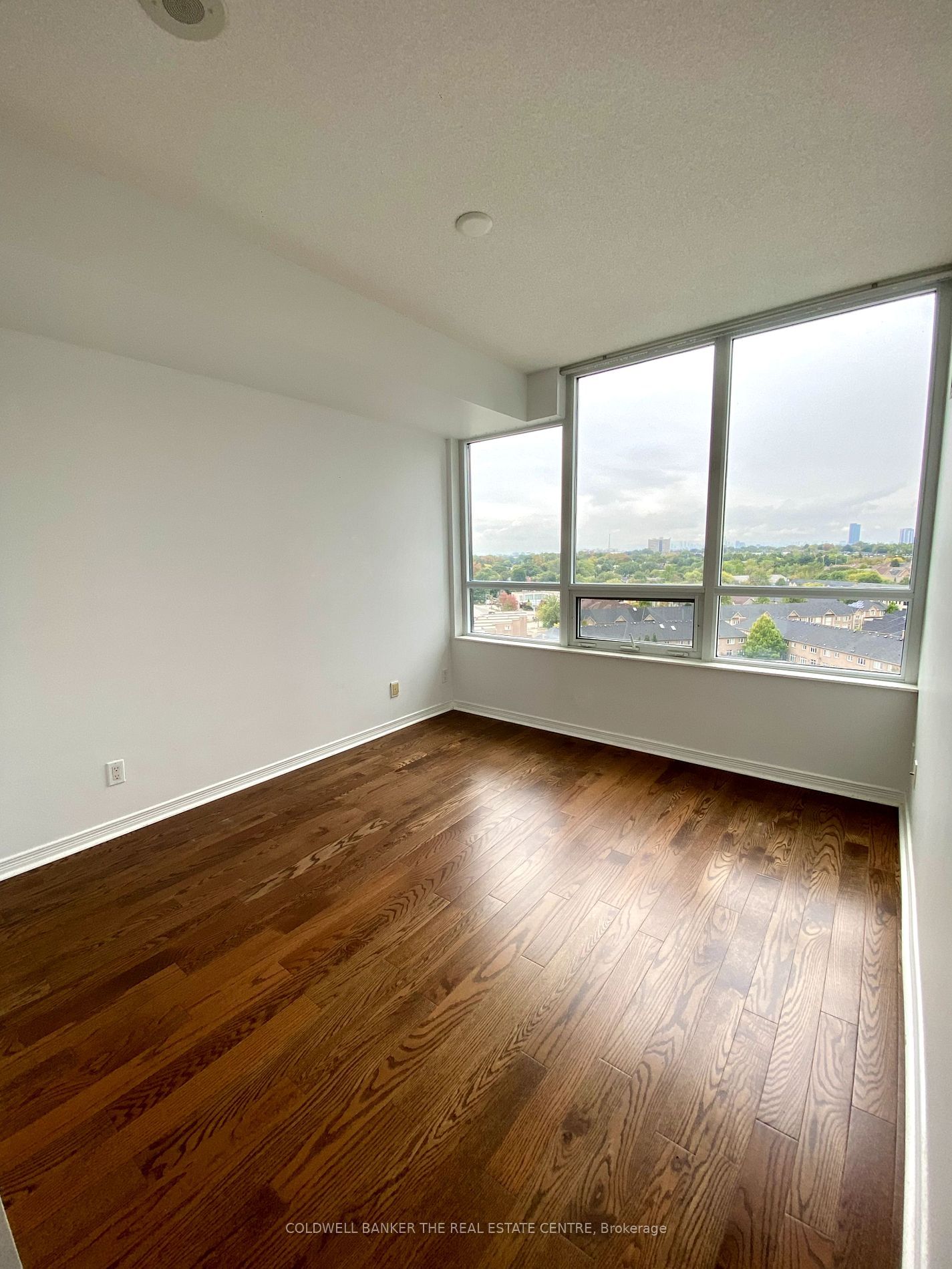 2240 Lake Shore Blvd W, unit 904 for rent