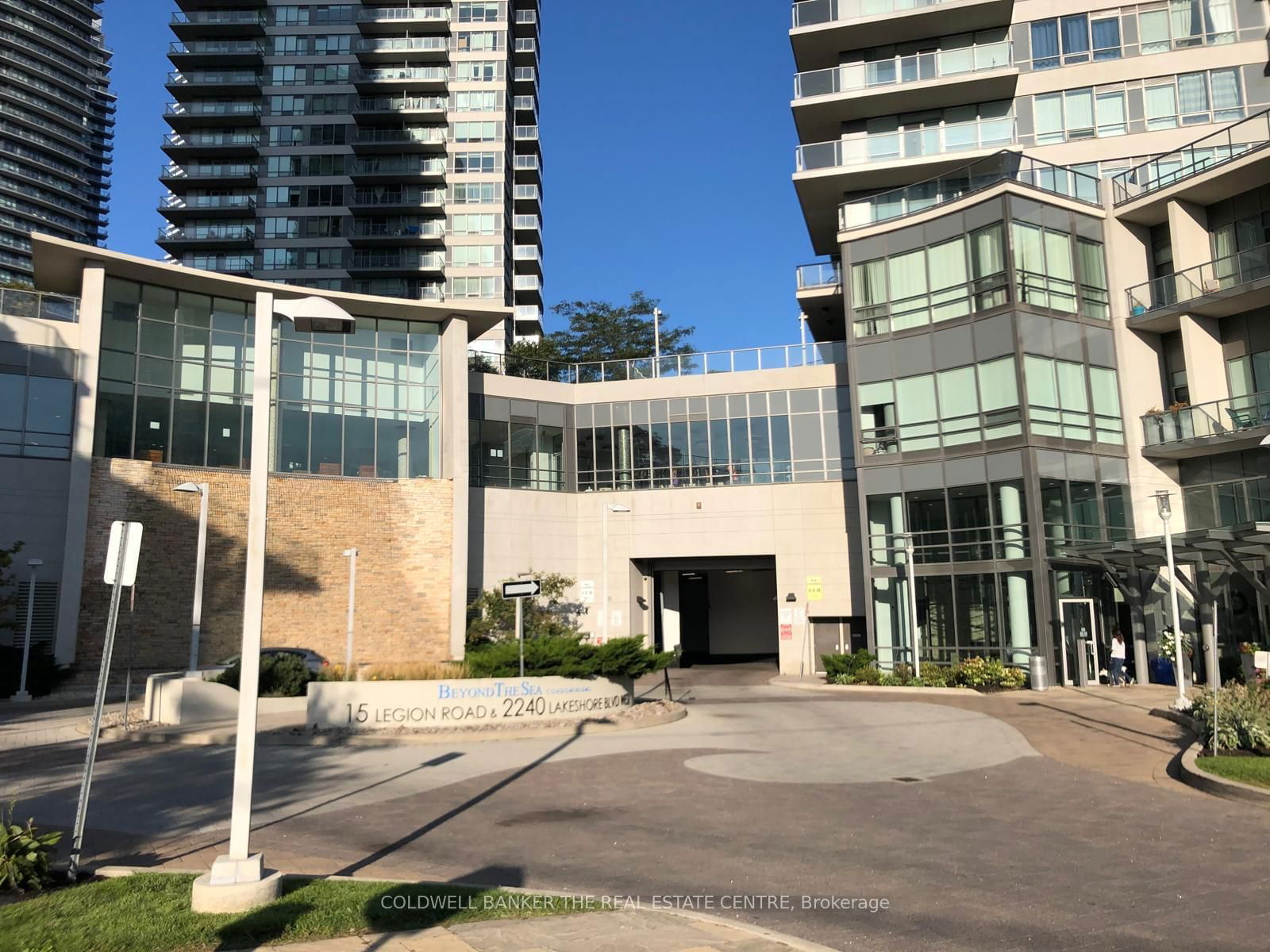 2240 Lake Shore Blvd W, unit 904 for rent